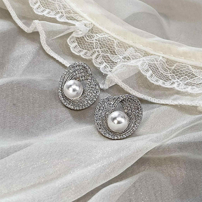 Pendientes de perlas geométricos para mujer con detalles de circonitas, postes de acero galvanizado, estilo retro lujoso y elegante para otoño e invierno