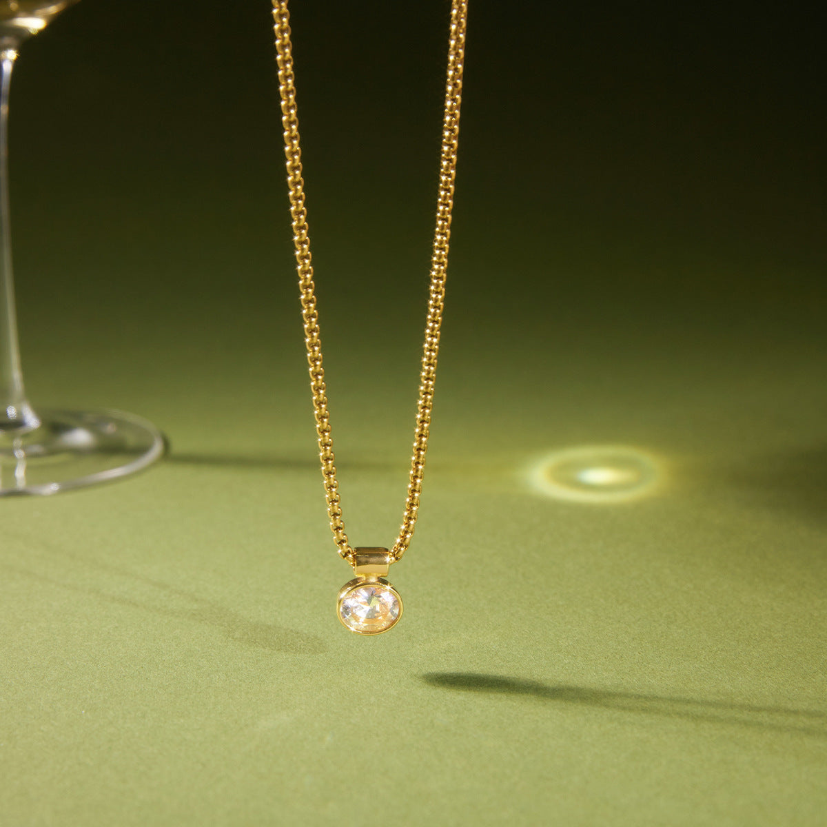 Elegant Geometric Oval Stainless Steel PVD Cubic Zirconia Pendant Necklace for Women