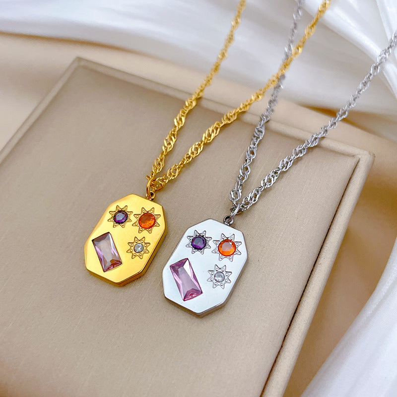 Collana geometrica con ciondolo a stella da donna in acciaio al titanio placcato, stile minimalista e delicato