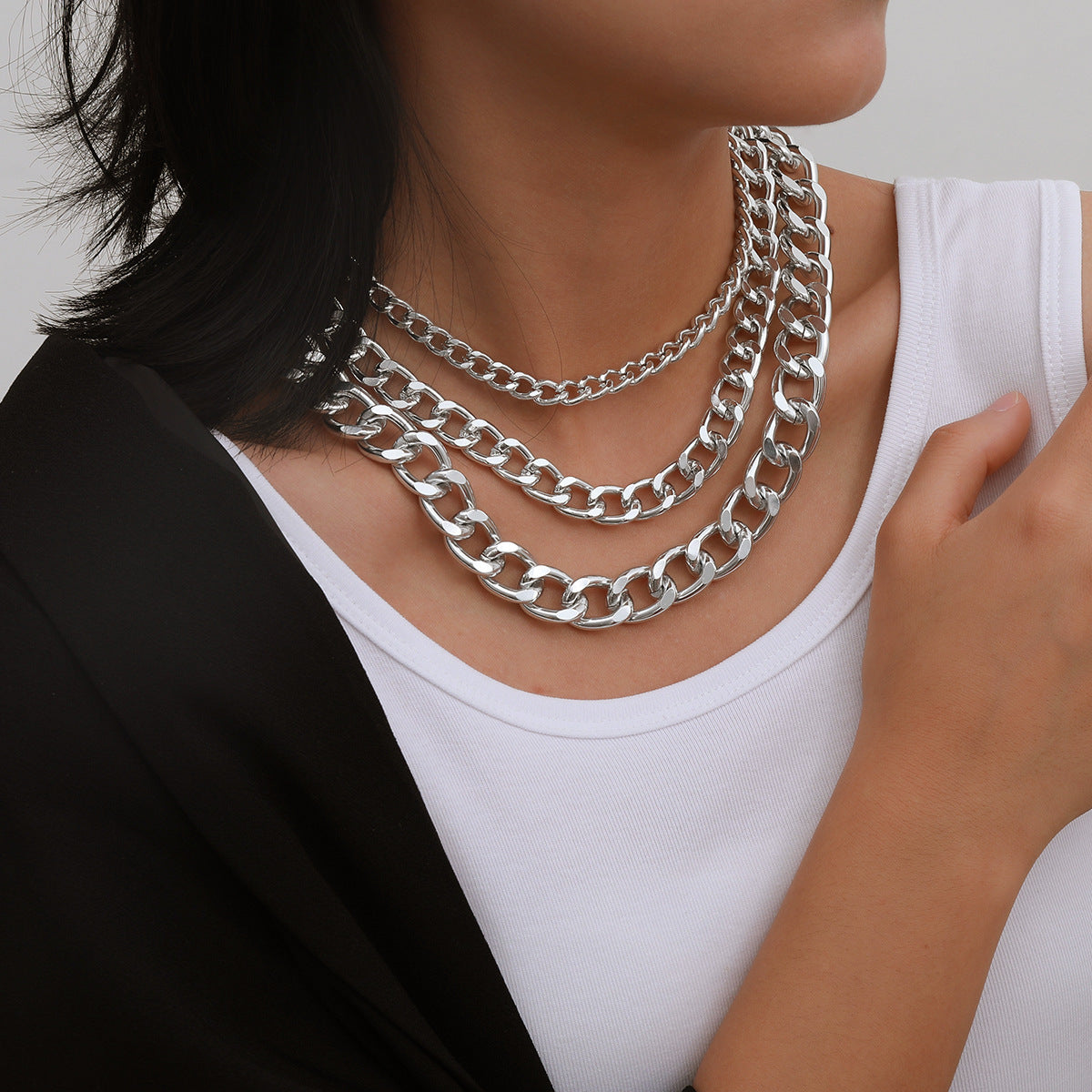 Collana a catena lunga a più strati con nappe, stile punk, da donna