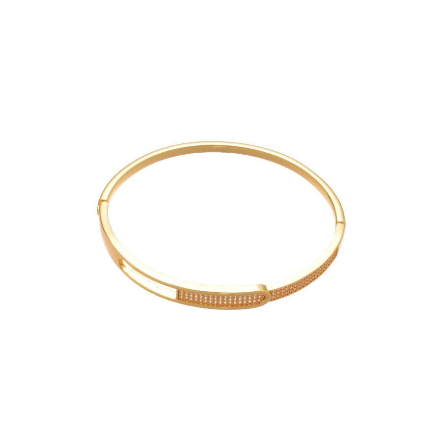 Bracciale rigido aperto geometrico minimalista da donna con placcatura in oro e intarsio in zirconi, accessorio di moda leggero per tutti i giorni
