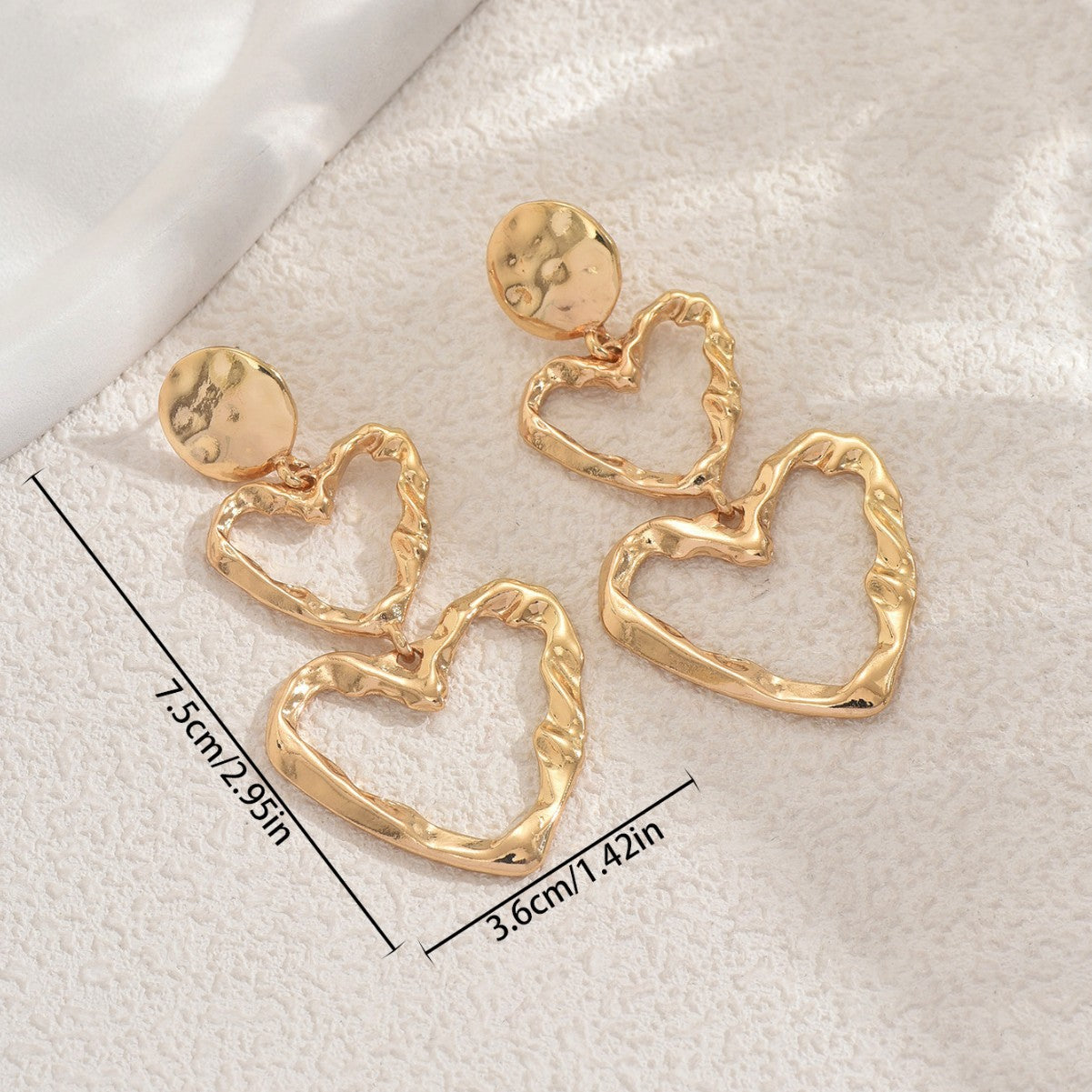 Pendientes de tuerca minimalistas en forma de corazón de aleación de zinc con acabado chapado para mujer