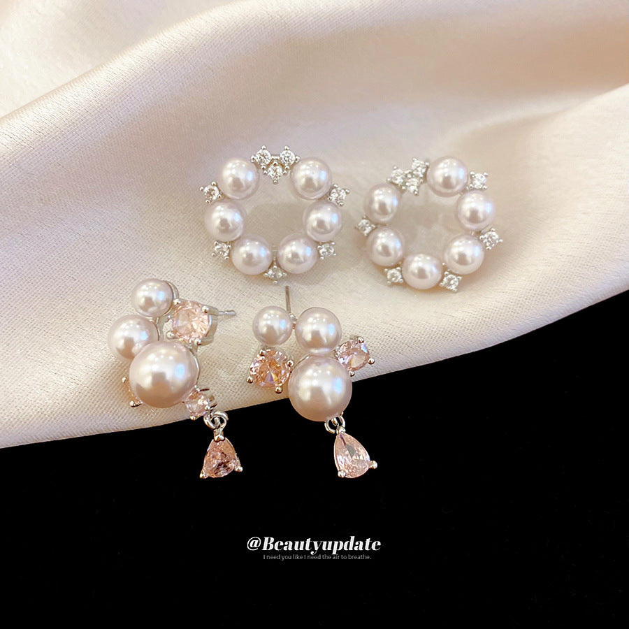 Pendientes de tuerca elegantes vintage con perlas de imitación en forma de gota de agua con incrustaciones de circonitas para mujer