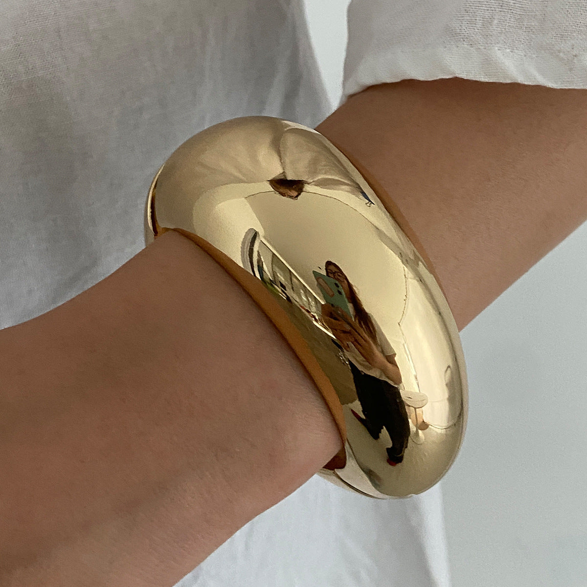 Minimalist Cold-Tone Alloy Open Bangle Bracelet for Women with Plated Finish and Translucent Ombre Effect