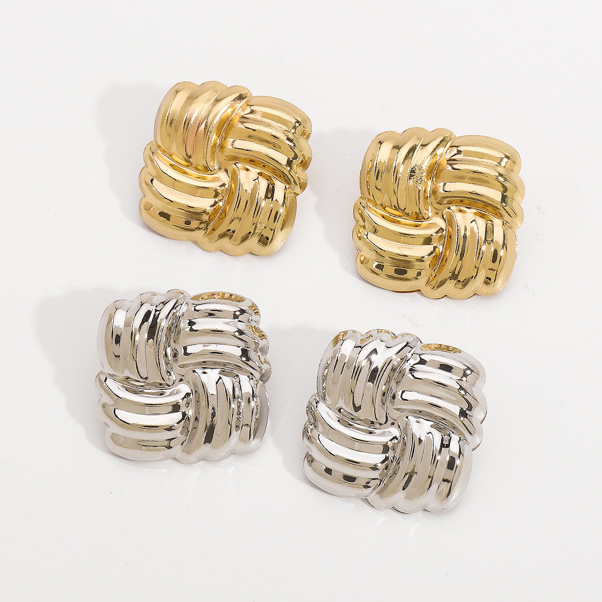 Pendientes de tuerca cuadrados geométricos para mujer con acabado de hierro galvanizado y diseño de inspiración vintage francés