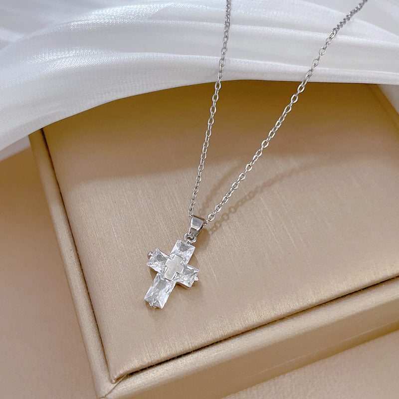 Collana di Lusso a Croce Geometrica da Donna in Acciaio al Titanio con Intarsi di Strass