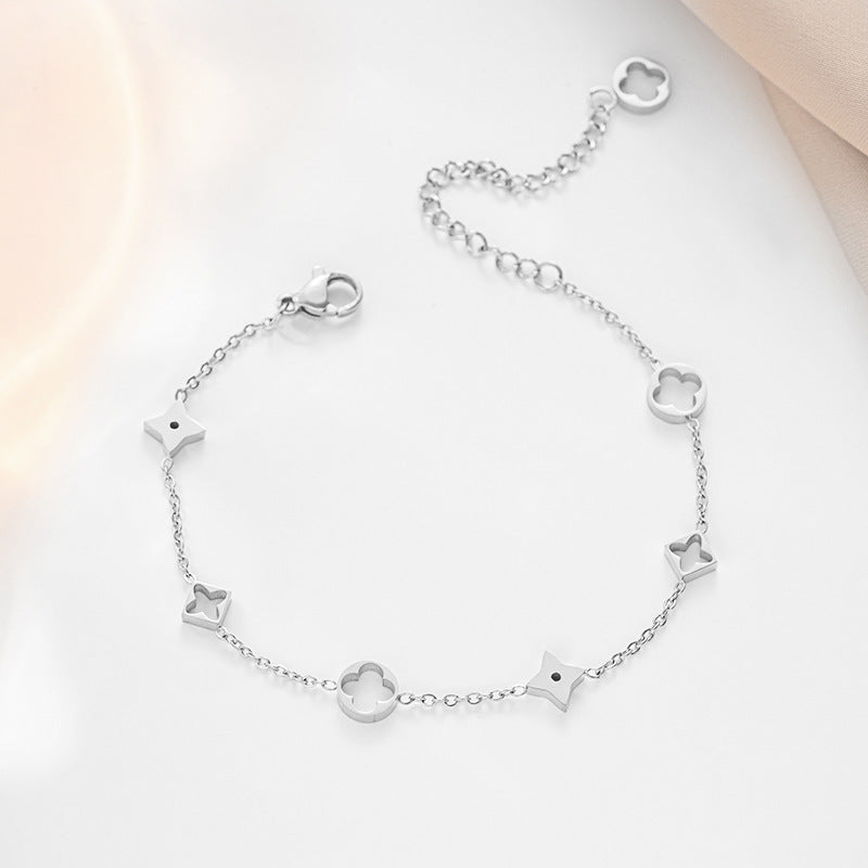 Bracciale minimalist in acciaio al titanio a forma di lettera per donna con finitura galvanizzata, accessorio di moda ipoallergenico