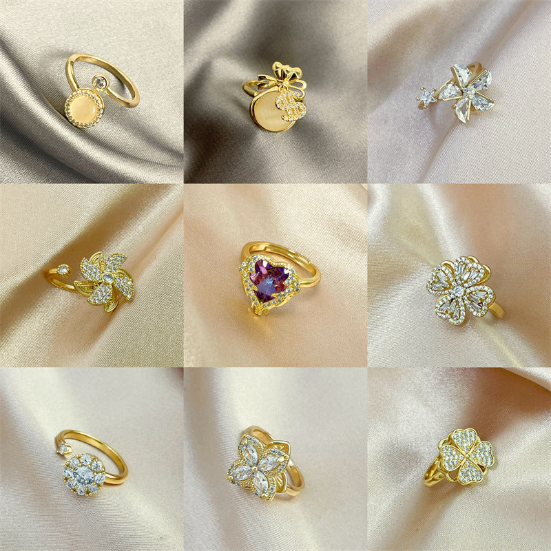 Anello Minimalista a Cuore in Rame Placcato Oro 18K con Intarsio Completo di Strass per Donna