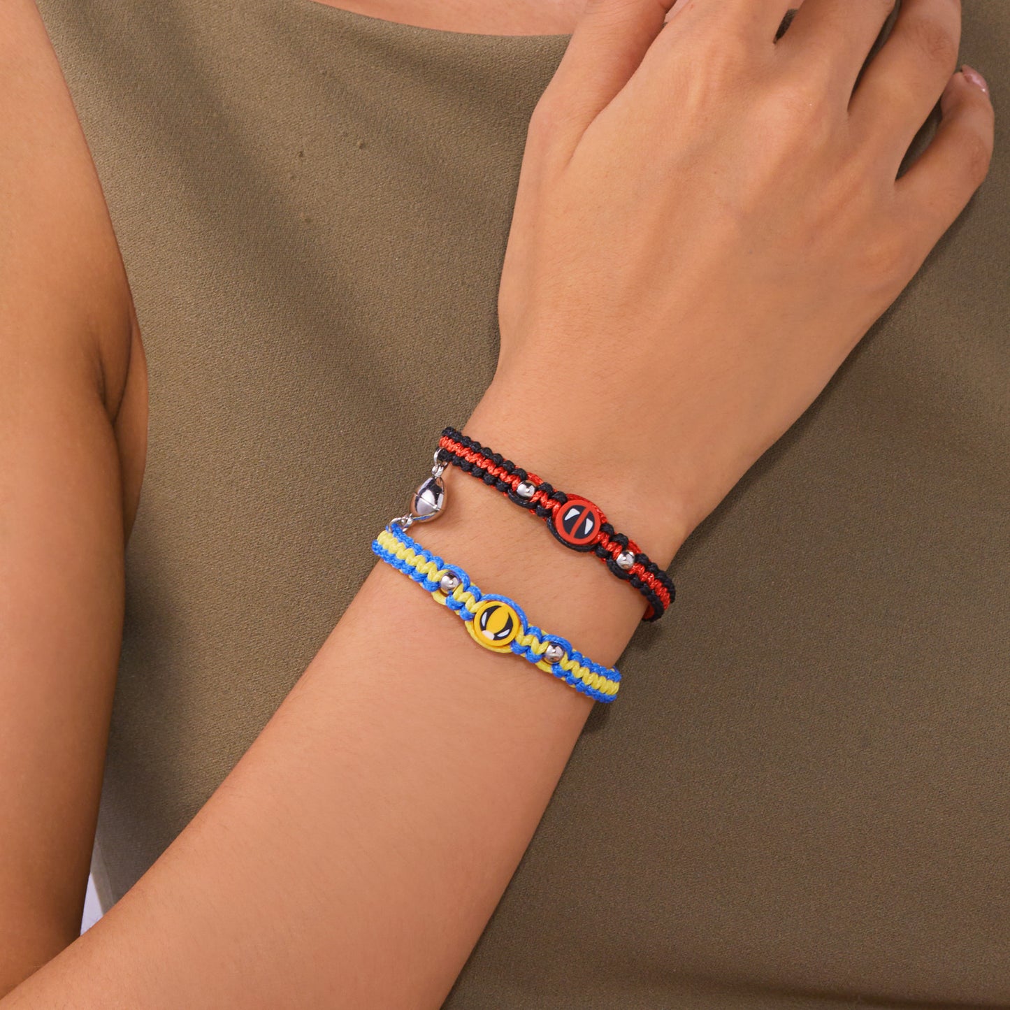 Pulsera magnética de moda con dijes de corazón de Wolverine y Deadpool, pulsera de aleación trenzada a mano para parejas