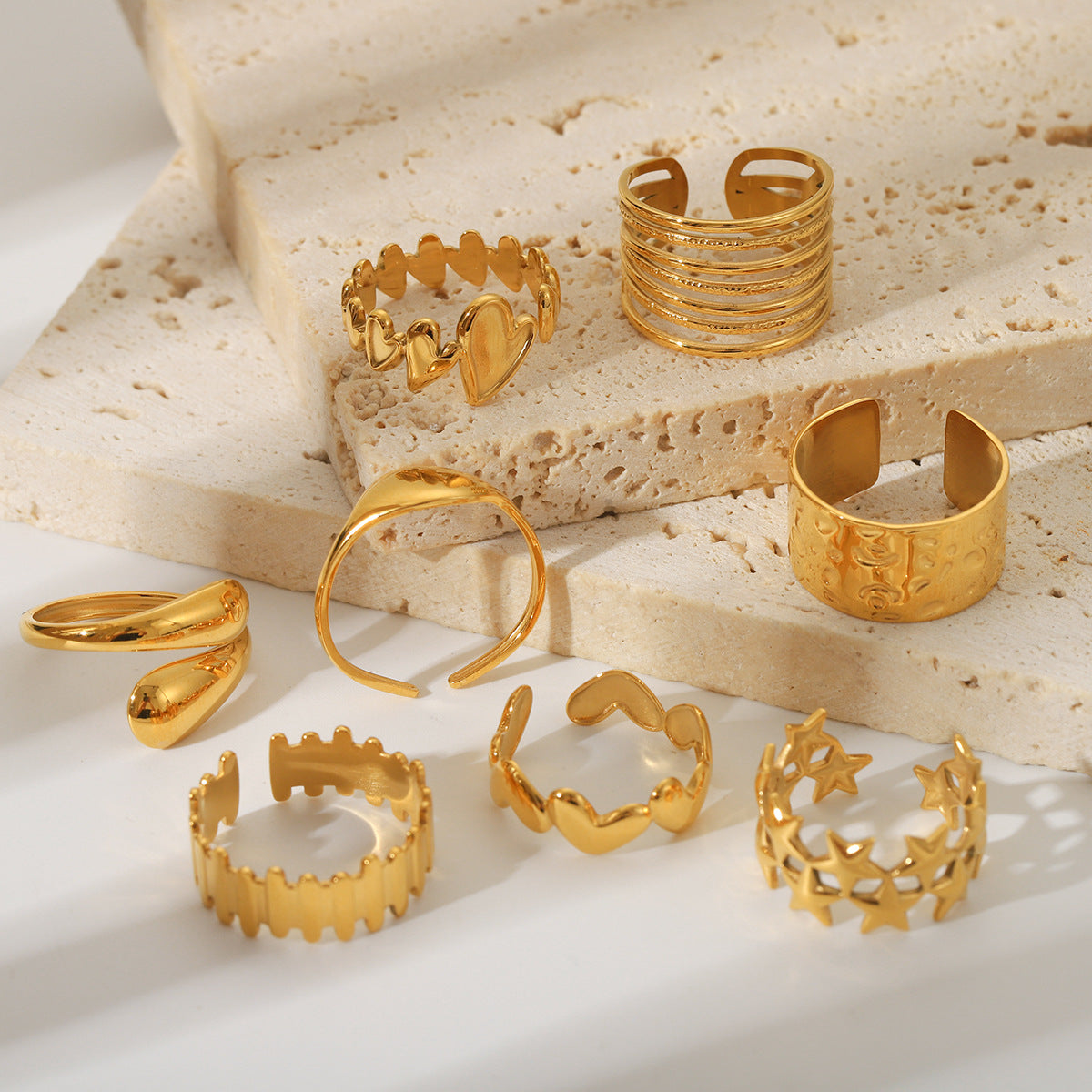 Anillo Abierto Minimalista en Acero de Titanio con Baño de Oro de 18 quilates para Mujer, Diseño de Corazón y Estrella Esmaltados