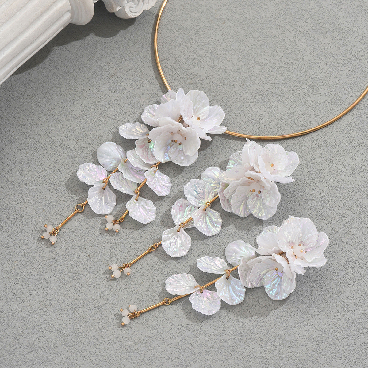 Floral Minimalist Resin Necklace and Earrings Set with Petal Design for Women