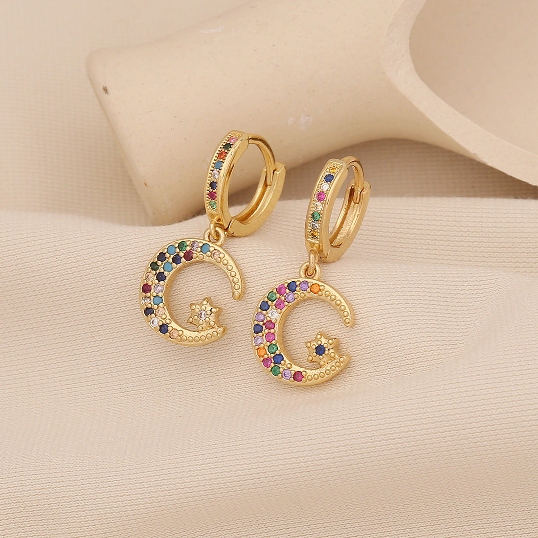 Orecchini a forma di Stella e Luna in Rame con Zirconi Micro-Pavé da Donna