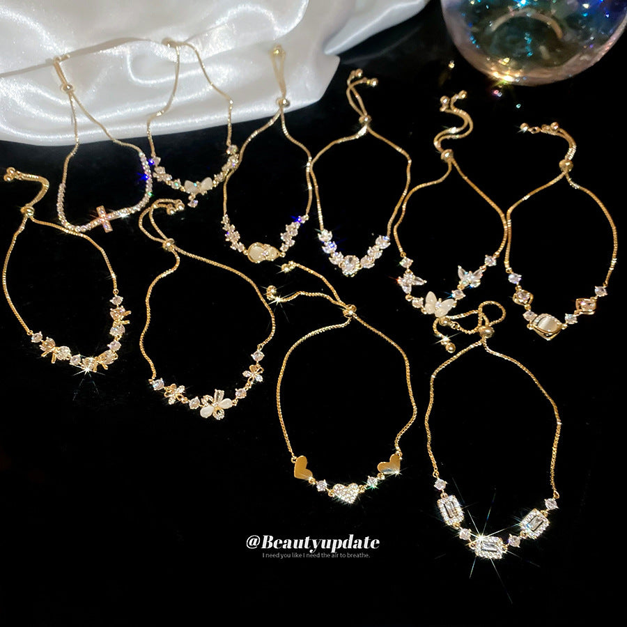 Elegante Pulsera Floral de Zirconia Chapada en Oro de Lujo para Mujer con Diseño Inspirado en Insectos y Motivo de Mariposa