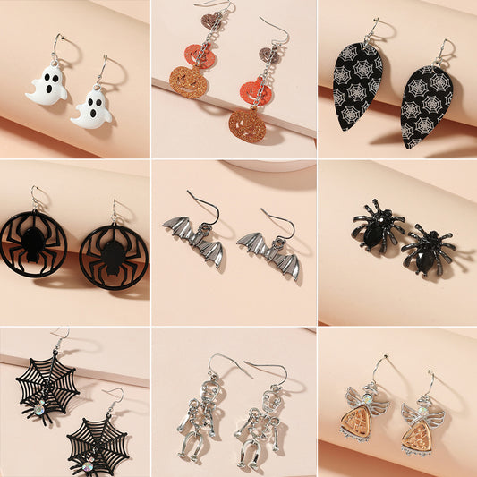 Pendientes de Araña y Calavera con Temática de Halloween y Motivo de Calabaza en Aleación con Acabado Chapado en Oro para Uso Unisex