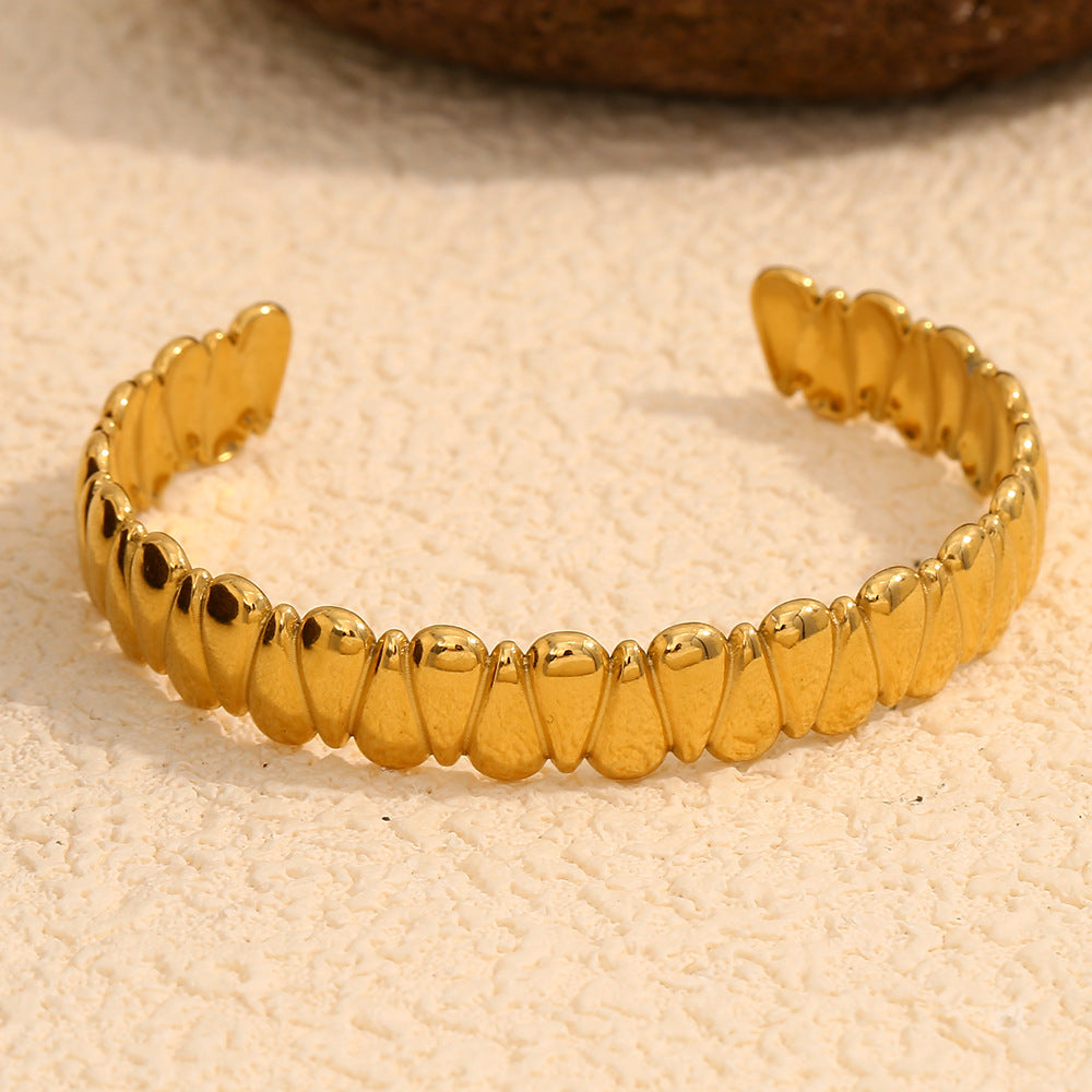 Minimalist French-Style Stainless Steel Plated 18K Gold Teardrop Bracelet for Women
