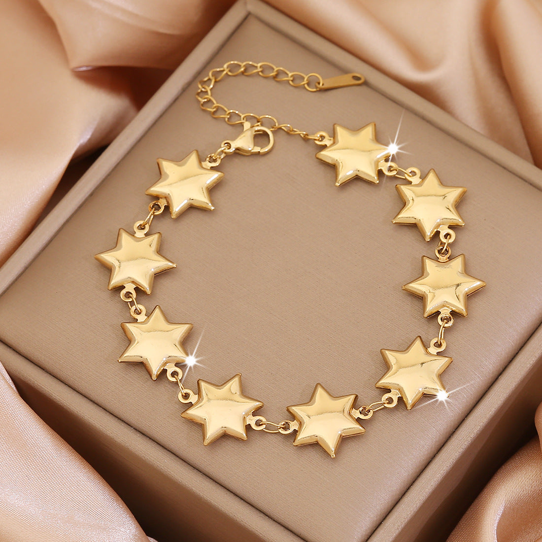 Bracciale personalizzato da donna in acciaio inossidabile con cuore e motivo floreale e finitura placcata