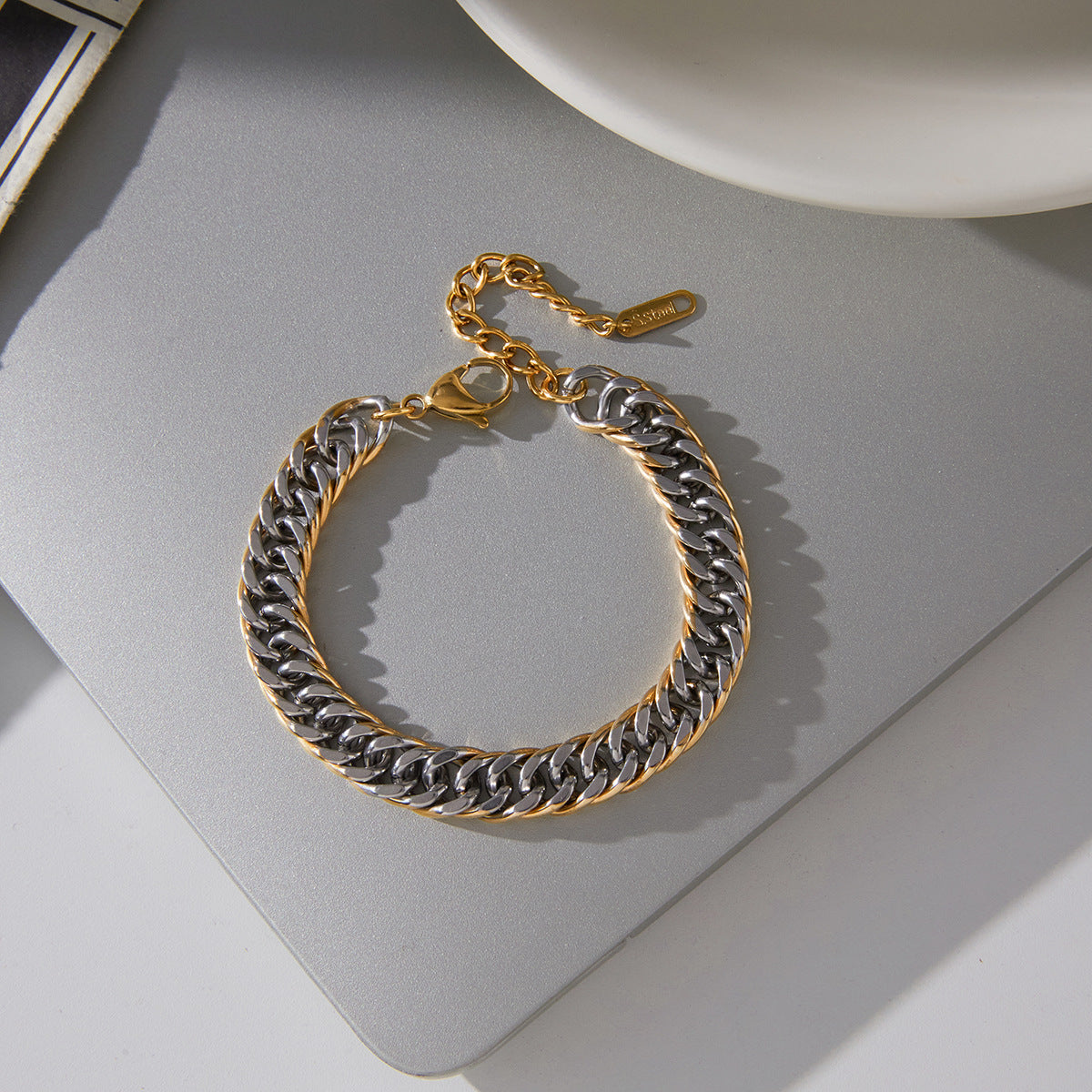 Pulsera de cadena cubana de acero inoxidable chapada con diseño geométrico para mujer