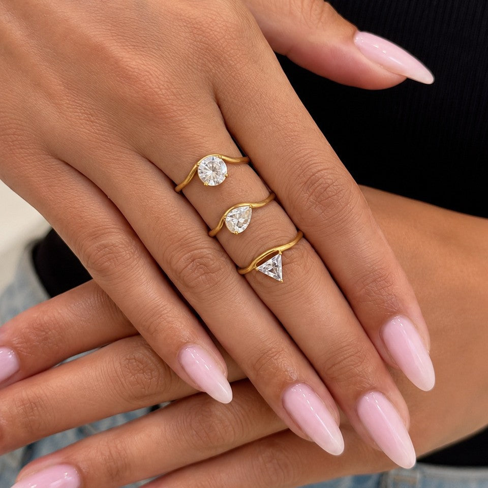 Elegant 18K Gold Plated Stainless Steel Teardrop Ring with Cubic Zirconia Inlay for Women