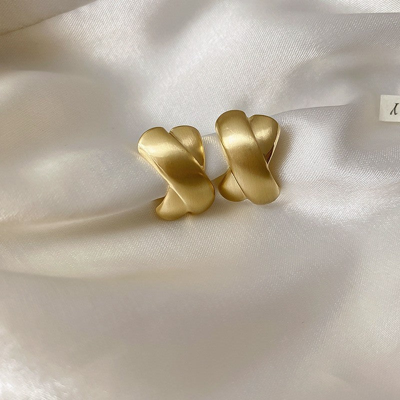 Orecchini a perno geometrici minimalisti in metallo con finitura placcata da donna, gioielli per l'orecchio lussuosi, alla moda e versatili per tutti i giorni