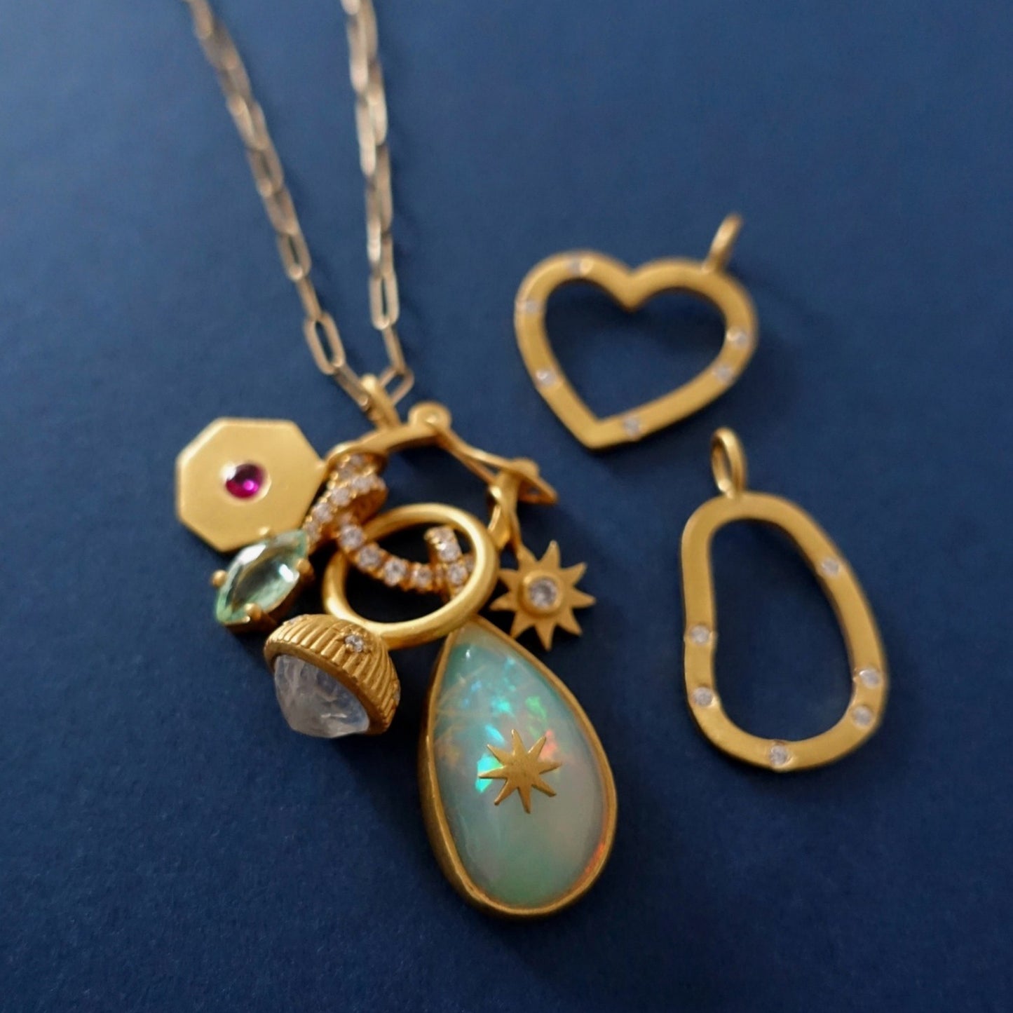 Vintage Geometric Heart 18K Gold Plated Brass Cubic Zirconia Pendant Charm Bar