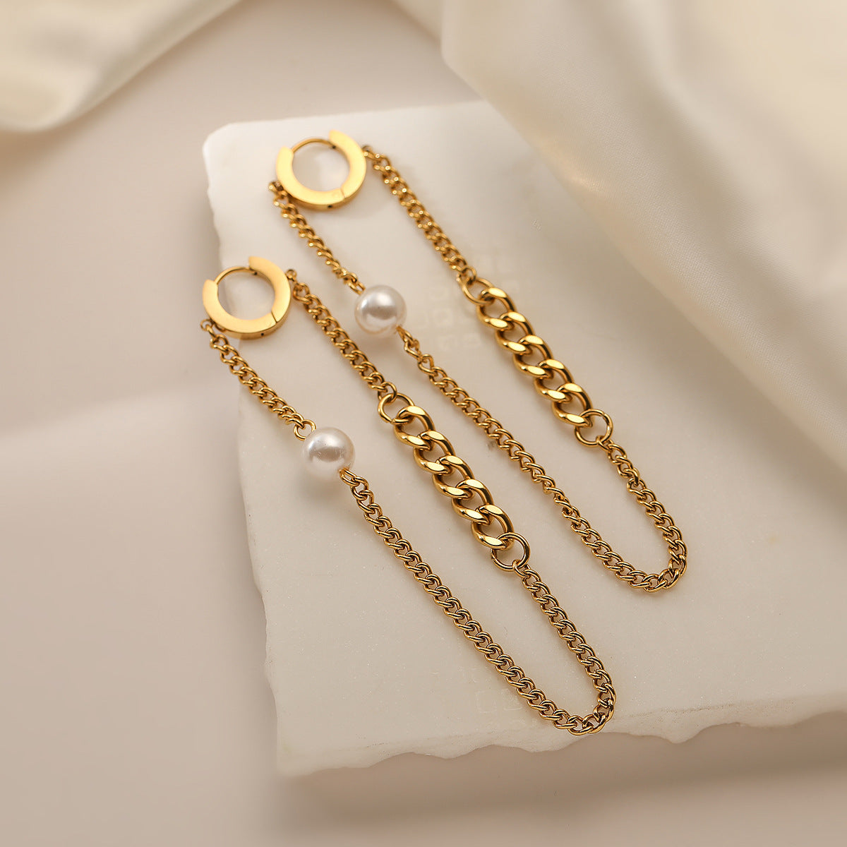 Orecchini a Nappa Geometrici Minimalisti in Acciaio Inox Placcato Oro 18K da Donna