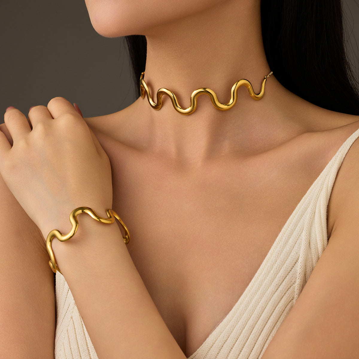 Set di Collane da Donna alla Moda in Acciaio al Titanio a Forma di Onda con Placcatura in Oro 18K