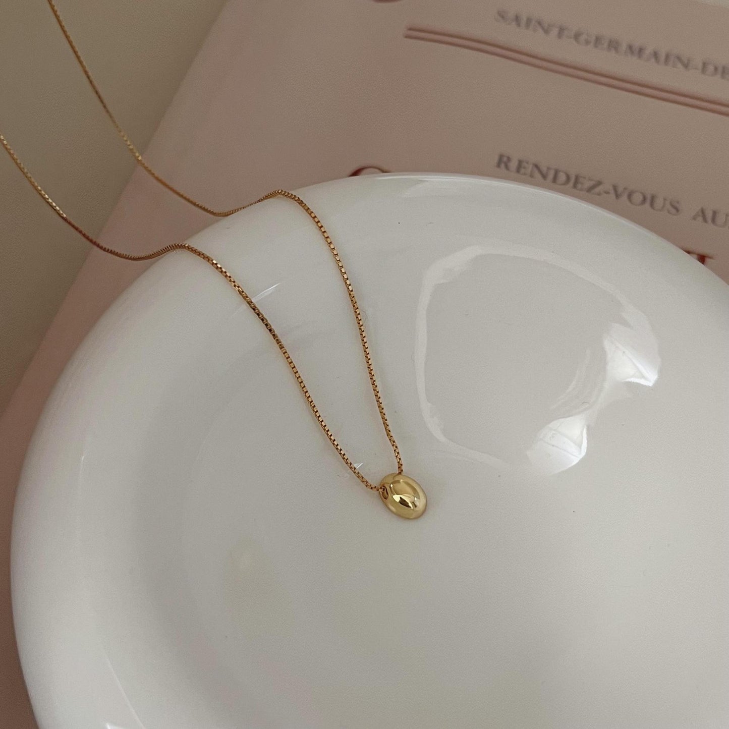 Minimalist Sweet 925 Sterling Silver Oval Geometric Plated Necklace with Floral Element Snake Chain