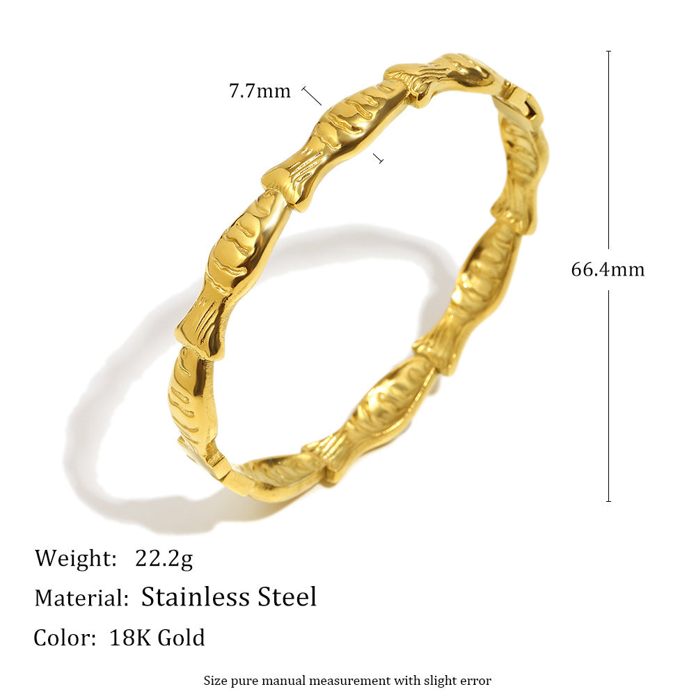 Fashionable Minimalist Geometric Stainless Steel Plated 18K Gold Fish Bracelet for Women