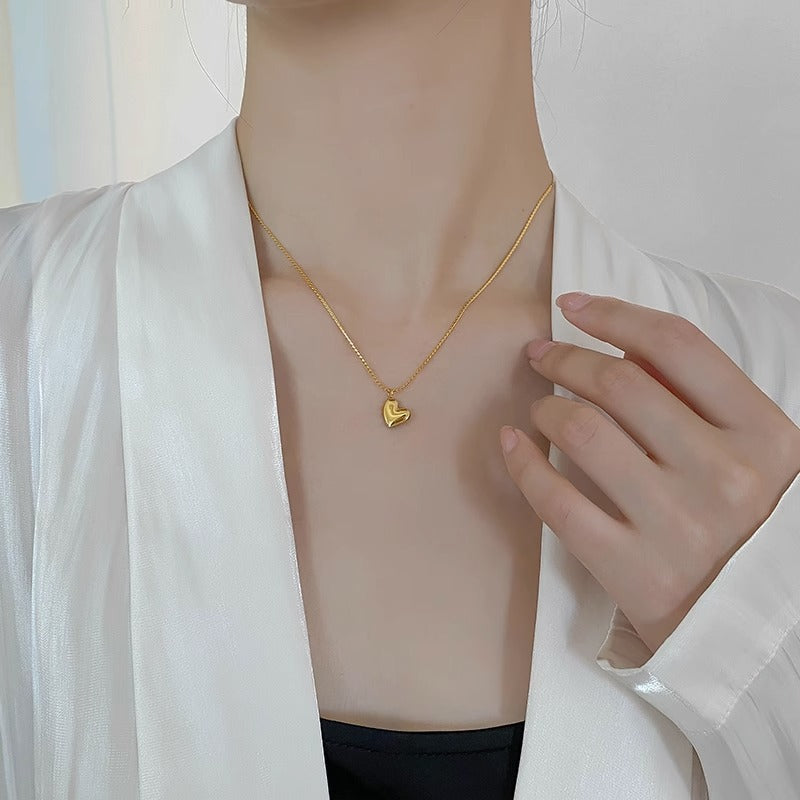 Original Design Heart-Shaped Titanium Steel Plated Clavicle Necklace for Women with Irregular Detail