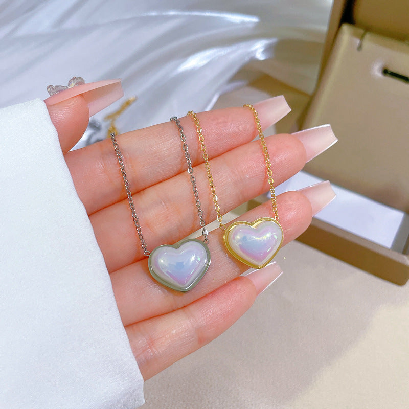 Collana da Donna Minimalista con Perle e Sirena in Acciaio al Titanio Placcato Oro e Delicati Motivi Floreali