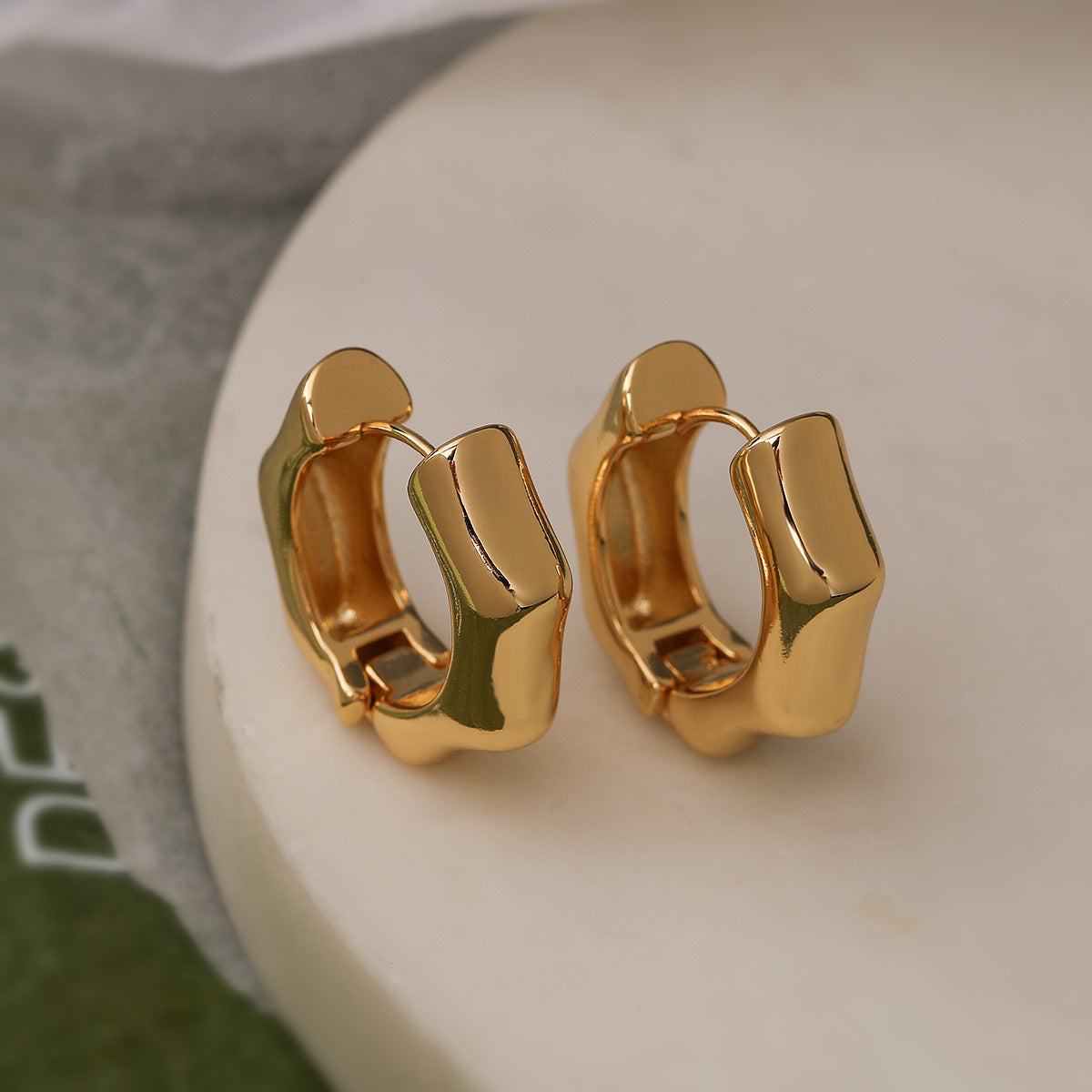 Vintage Punk Geometric Ear Cuffs for Women Made of Copper with Real Gold Plating Minimalist Irregular Fashion Jewelry
