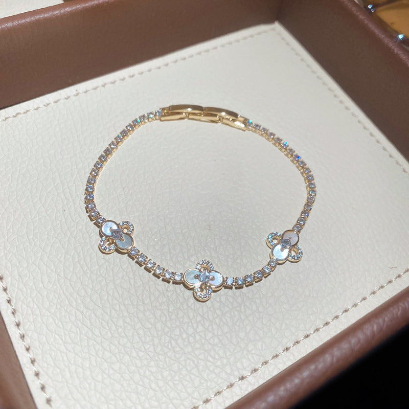 Luxury Elegant Geometric Round Cubic Zirconia Inlaid Brass Bracelet for Women