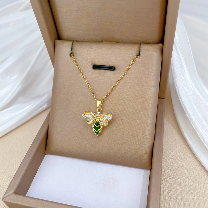 Collana con ciondolo di lusso dolce geometrico ape strass in acciaio al titanio per unisex
