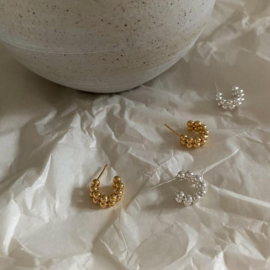 Orecchini a perno minimalisti a forma di goccia in argento sterling 925 con intarsio di perle, stile dolce e fresco