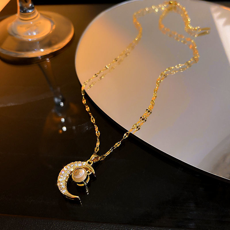 Sweet Minimalist Geometric Moon Pendant Necklace 18K Gold Plated Titanium Steel Lip Chain Unisex Choker