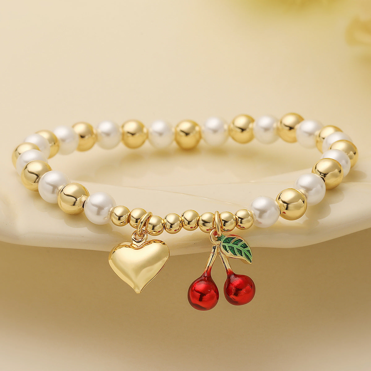 Fashion-Commuter Cherry and Heart-Shaped Pearl Beaded Bracelet for Women with Gold Plating on Copper