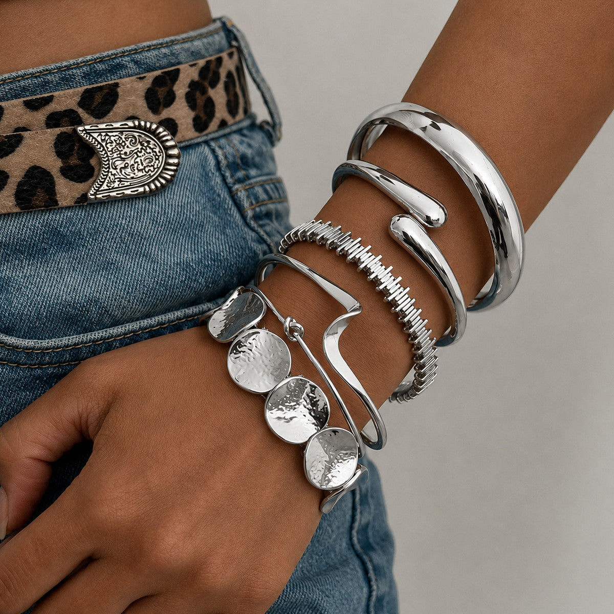 Fashion Striped Round Teardrop Iron Plated Open Cuff Bracelet