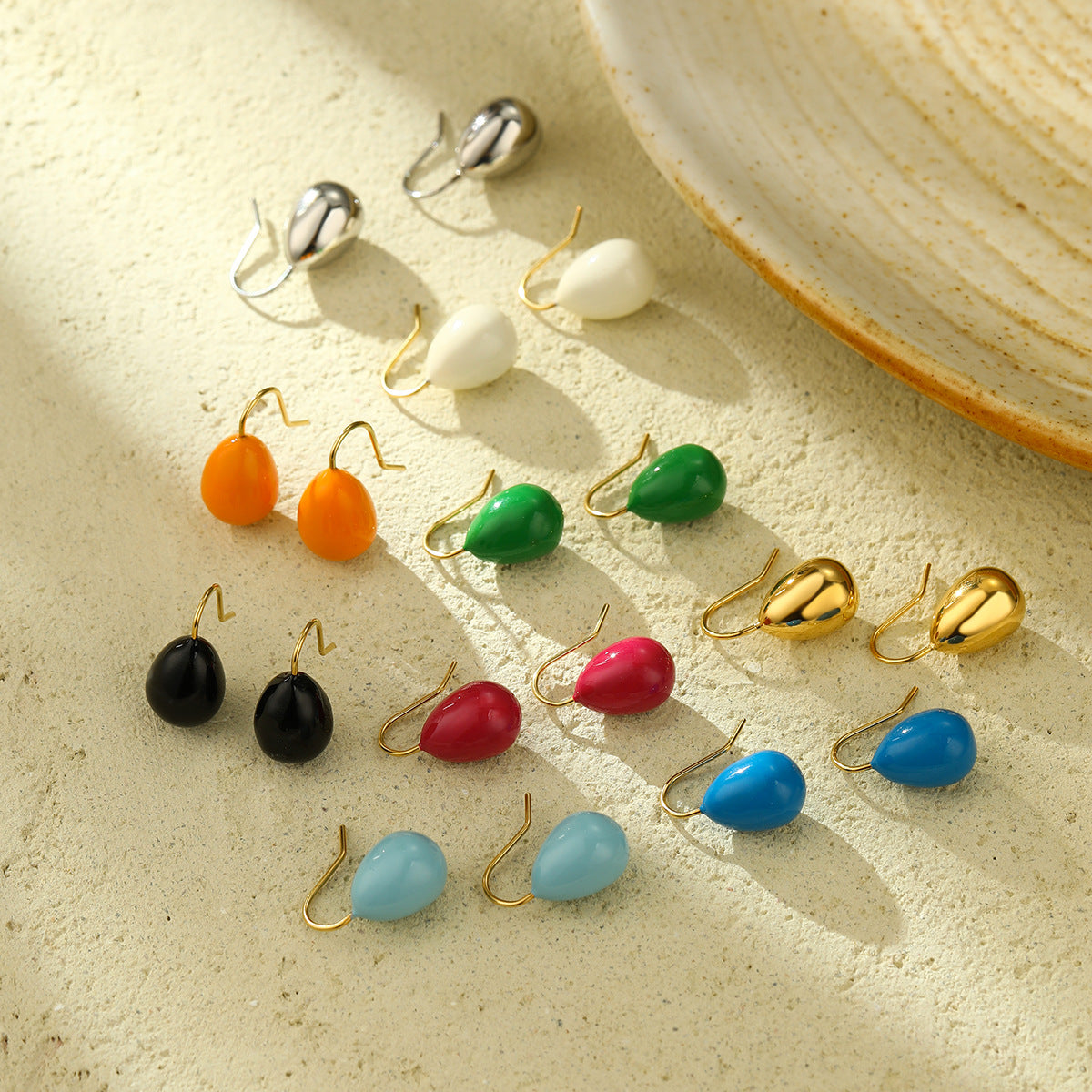 Pendientes minimalistas de acero inoxidable con esmalte de lágrima coloridos para mujer, a la moda, ligeros, lujosos, versátiles, hipoalergénicos y resistentes al deslustre