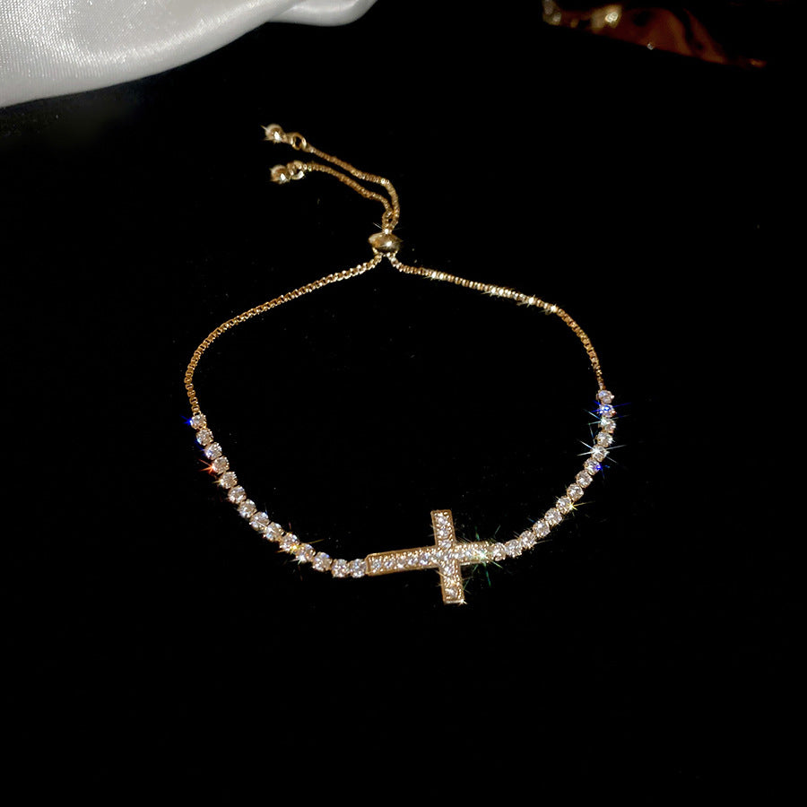 Elegante Pulsera Floral de Zirconia Chapada en Oro de Lujo para Mujer con Diseño Inspirado en Insectos y Motivo de Mariposa