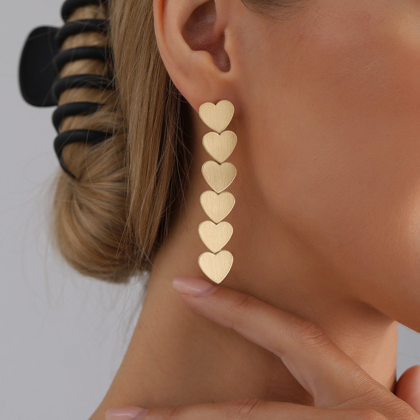 Minimalist Geometric Heart Stud Earrings in Zinc Alloy with Electroplated Finish for Women