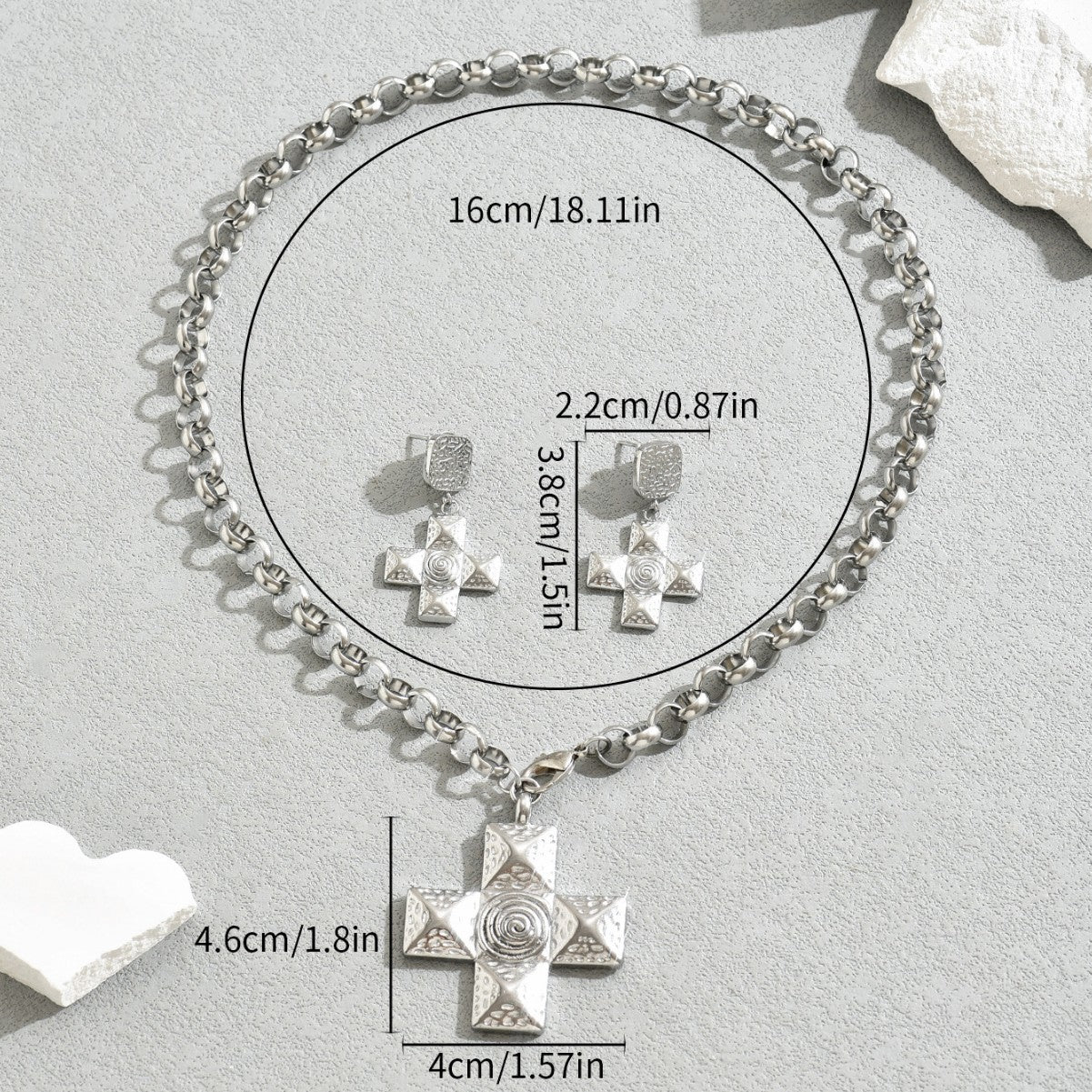 Set di Collana con Ciondolo a Croce Vintage e Orecchini a Perno per Donna Gioielli di Moda Placcati Rame