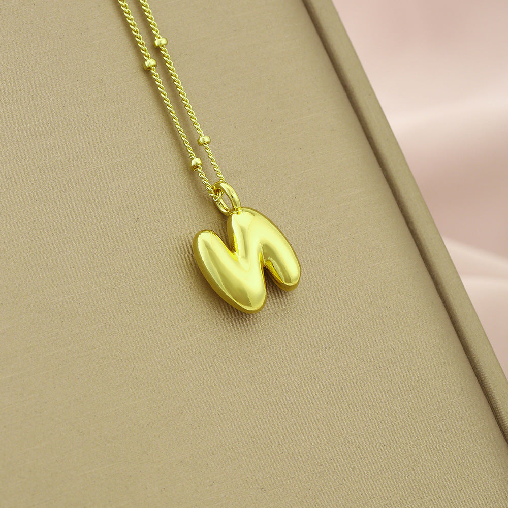 Collar Colgante con Inicial Minimalista para Mujer en Cobre con Acabado Galvanizado Cadena Ajustable para Clavícula