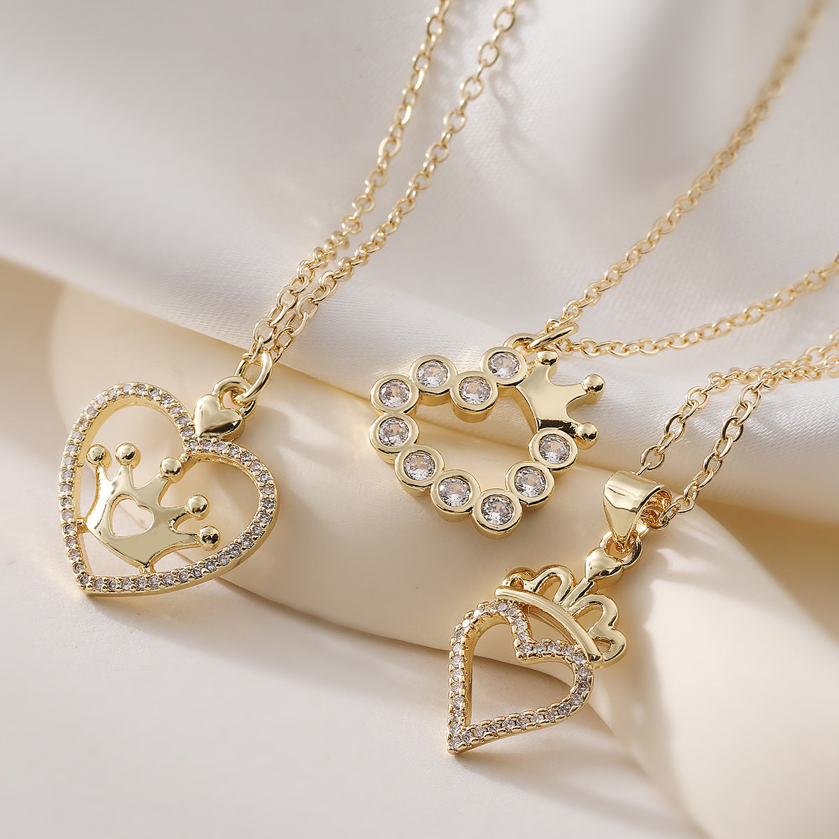 Minimalist Luxury 18K Gold Plated Brass Geometric Heart Cubic Zirconia Pendant Necklace for Women