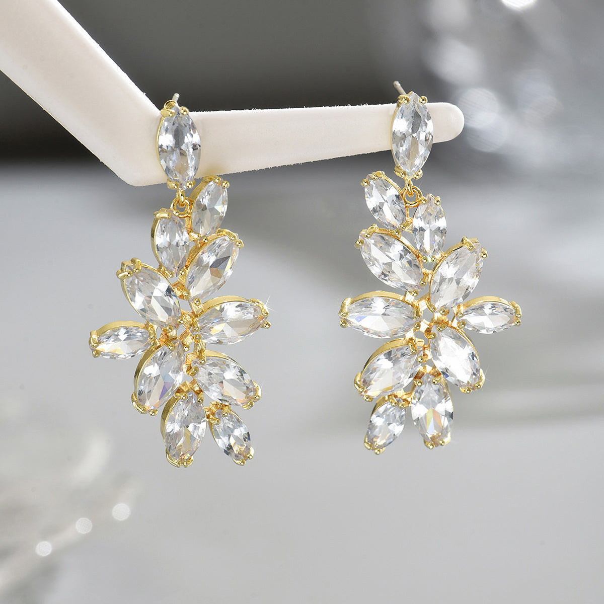 Chic Minimalist Geometric Zirconia-Set Alloy Stud Earrings for Women with Hexagonal and Circular Patterns