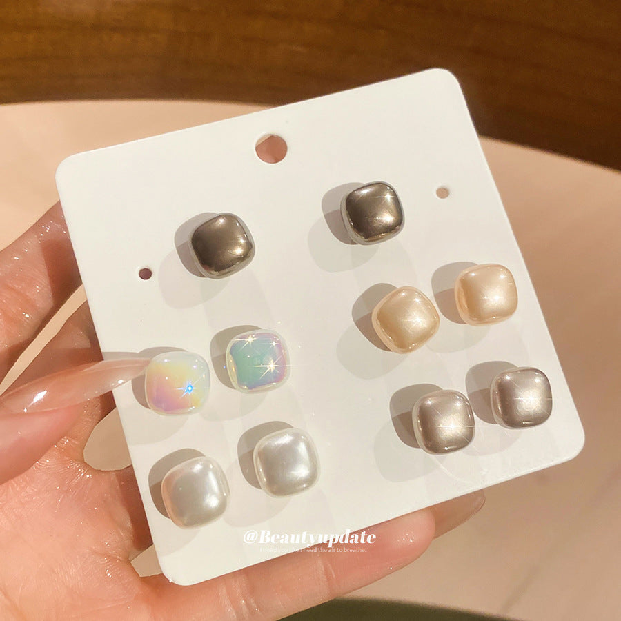Pendientes de tuerca geométricos, minimalistas y modernos con perlas, con postes de acero chapados en oro para mujer