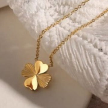 Natural Style Clover Pendant Necklace for Women in Titanium Steel with O-Chain Design for Sweater Layering