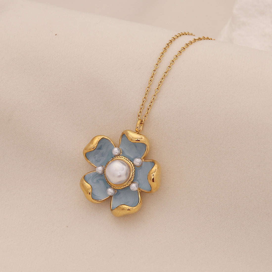 Fashionable Floral Pearl-Look 3D Flower Stainless Steel Pendant Necklace for Women