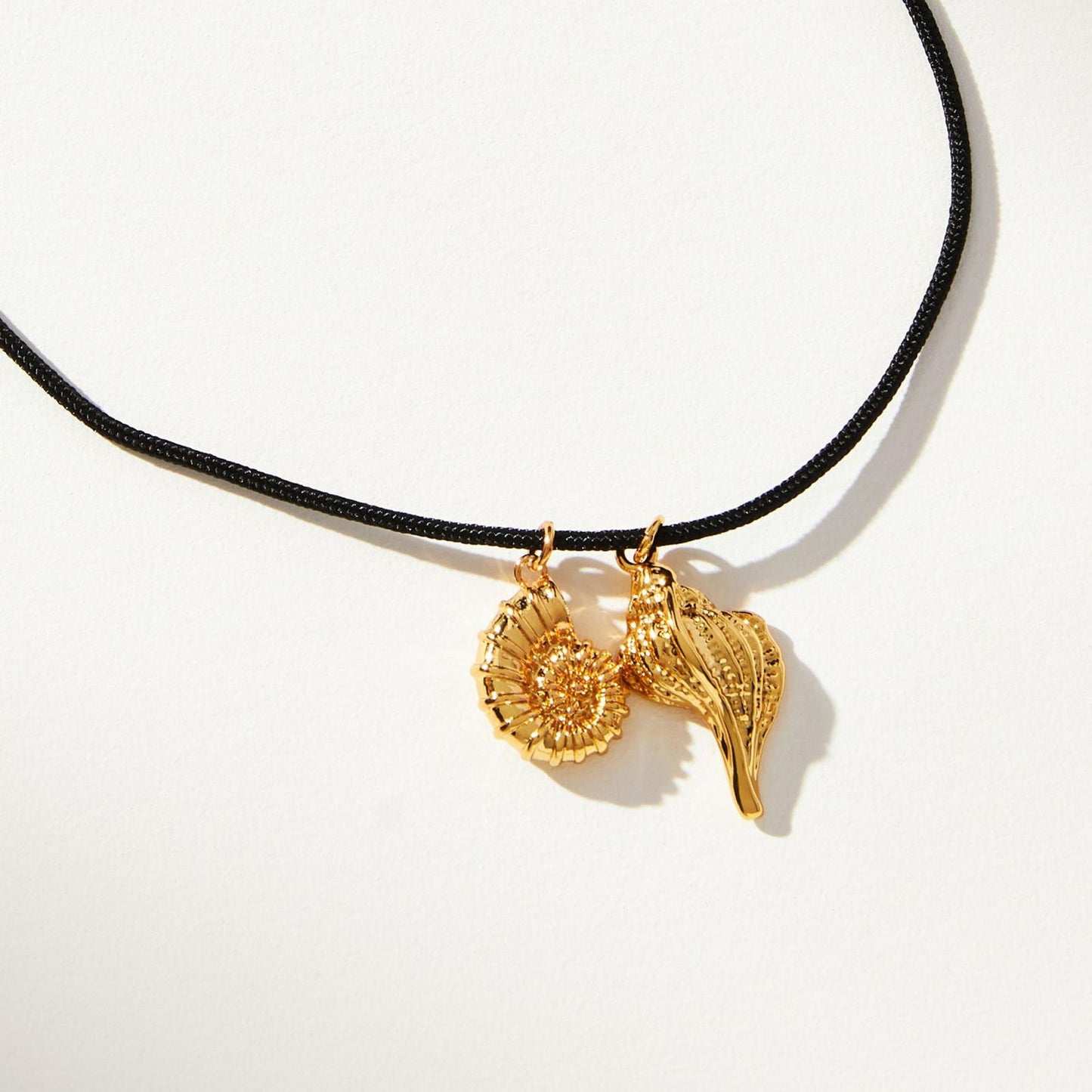 Vintage Gold Plated Titanium Steel Animal Conch & Tropical Fish Charm Bar Necklace