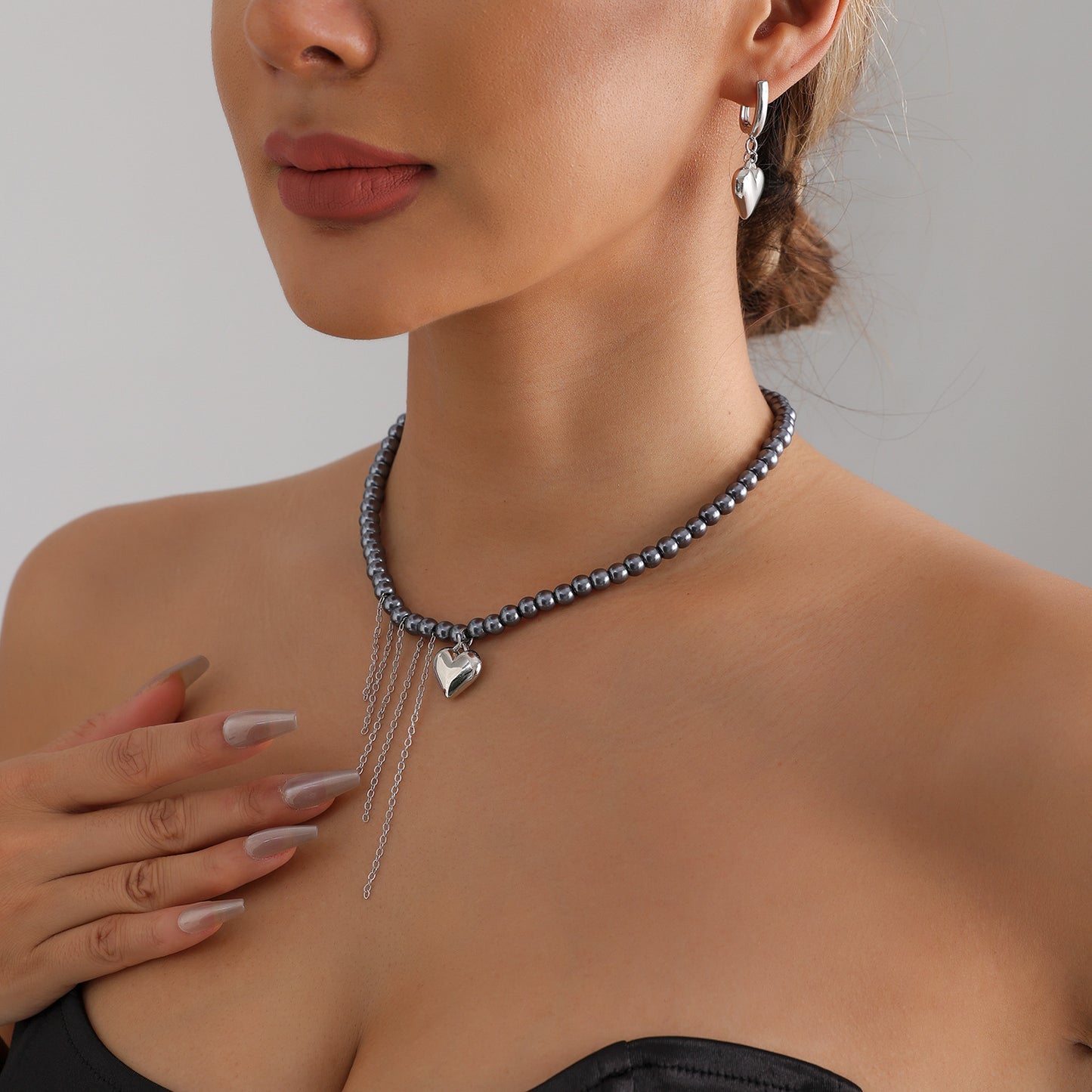 Sweet Streetwear Heart Geometric Alloy Plated Necklace with Glass Beads for Women