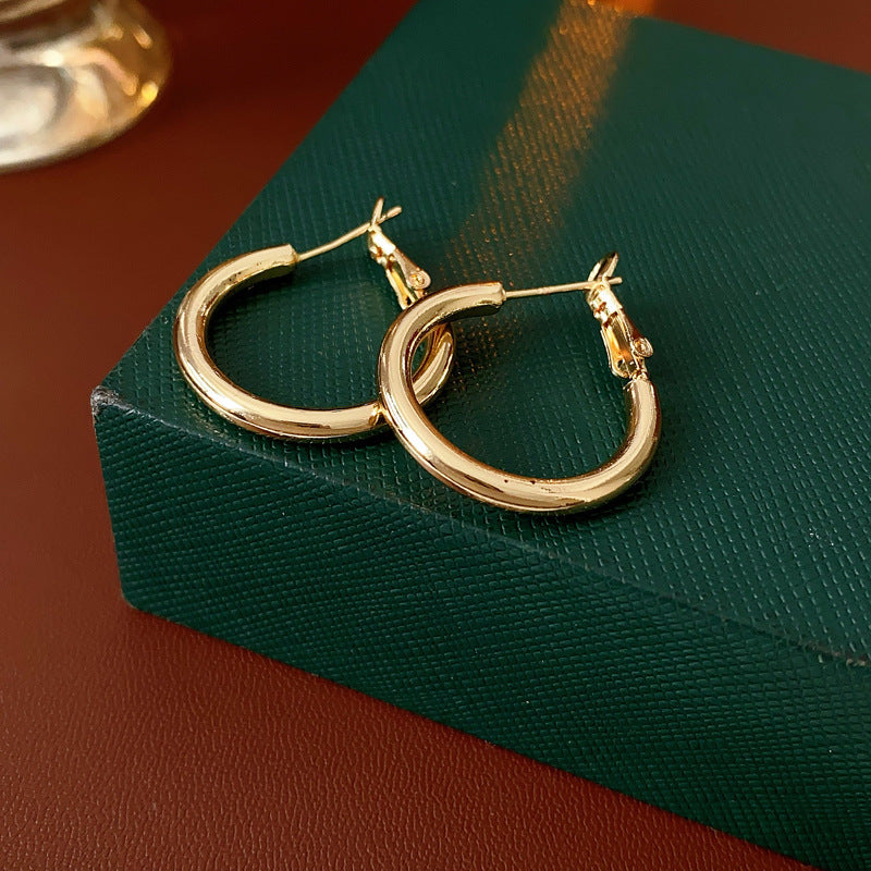 Orecchini a cerchio geometrici rotondi minimalisti da donna con base in rame placcato oro e perni in argento sterling 925, gioielli eleganti di lusso adatti all'ufficio